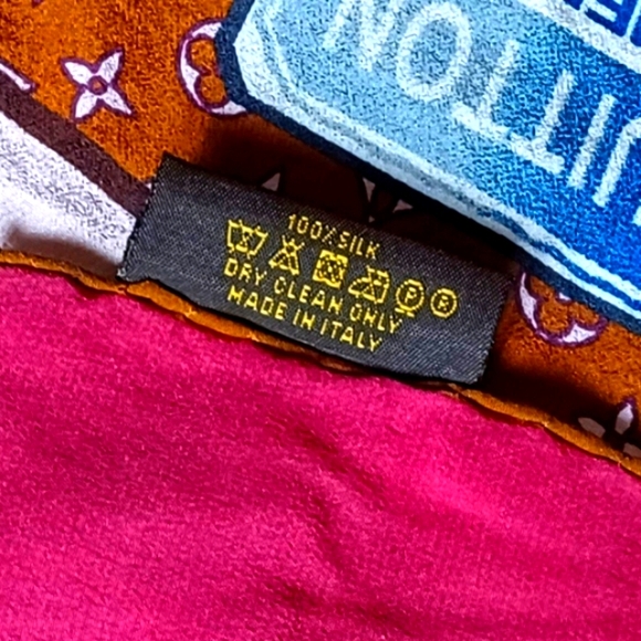 NWOT Louis Vuitton Silk Square - Picture 7 of 9